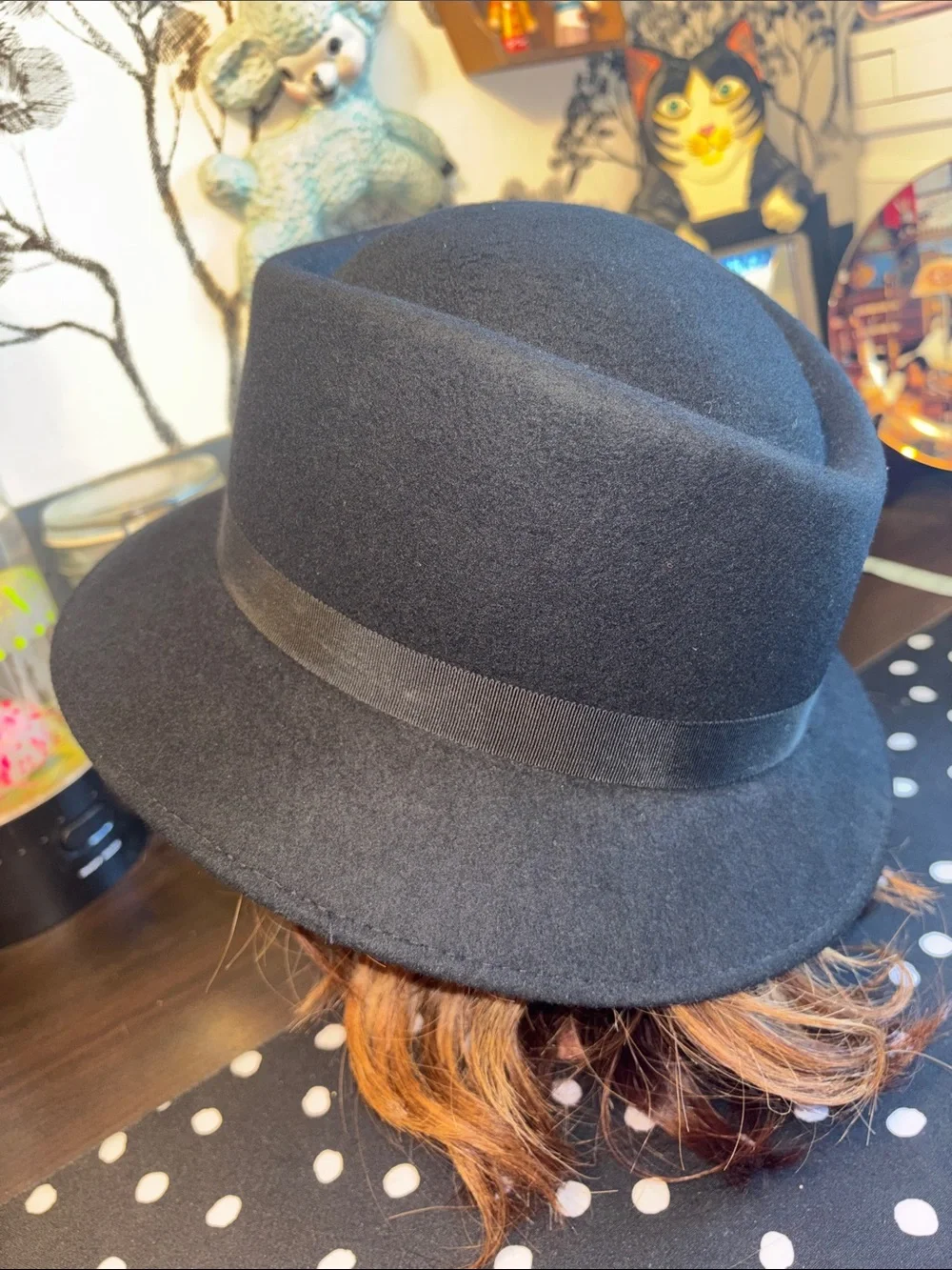 EUC VINTAGE NANCY structured classic black wool felt fedora features a structure